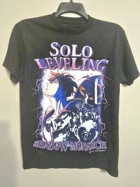 Hot Topic Black Solo Leveling Graphic Tee with Purple and Pink Print